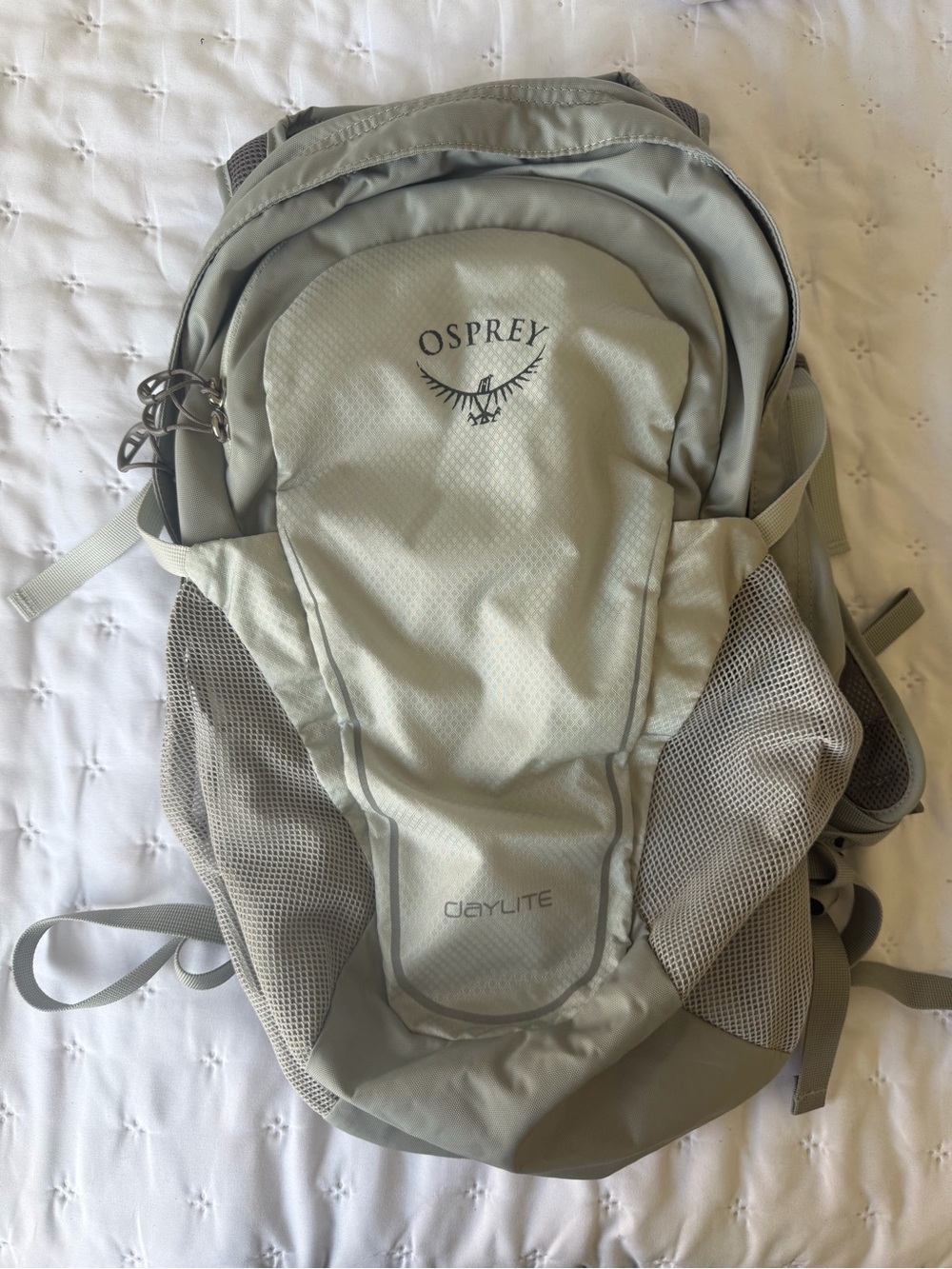 OSPREY Daylite Compact Backpack in Light Gray